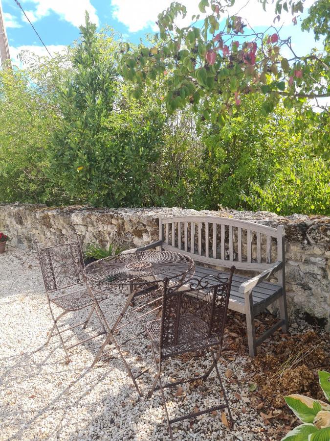 Charmant Logement A La Campagne Gazaupouy المظهر الخارجي الصورة